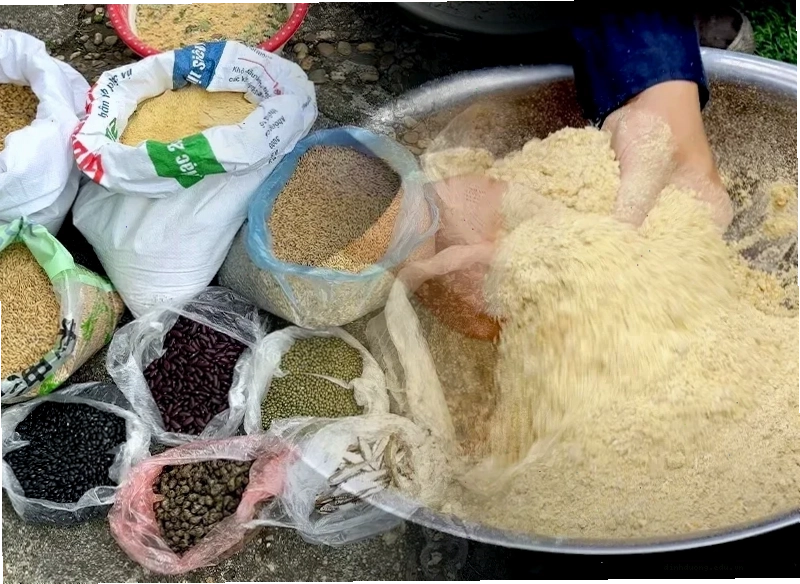 Nguyên liệu làm cám cho heo con và heo thịt
